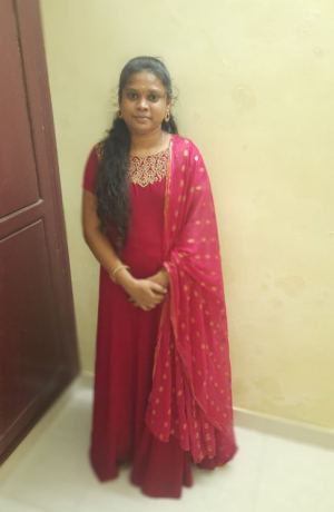 E.பவித்ரா