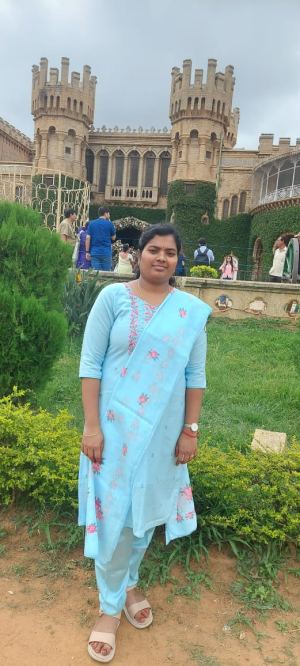 s. ஸ்ரீ அபிநயா BE(ECE) state bank branch Manager(SBI)