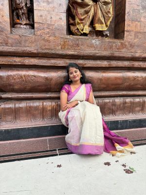 R.வினோதினி