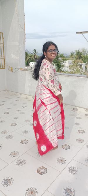 பொன் .செவ்வந்தி 