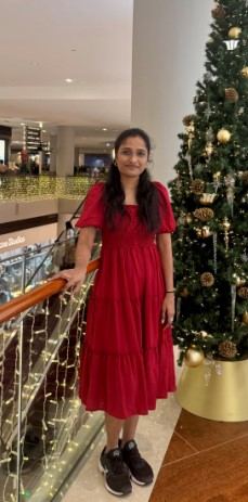 Niveditha karthikeyan 