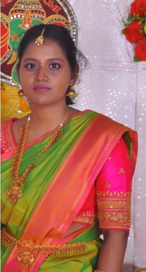 வெ.ஆனந்தி