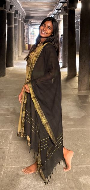 S.மோனிஷா