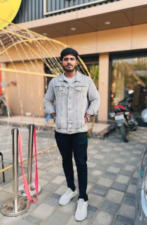 M.விக்னேஷ்