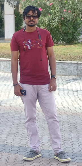 வெ. பரணிகுமார் (என்கிற) விக்னேஷ்