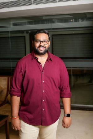 M.விக்னேஷ்