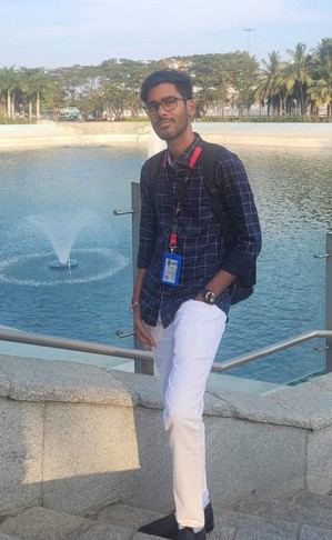 V.யோகேஷ்