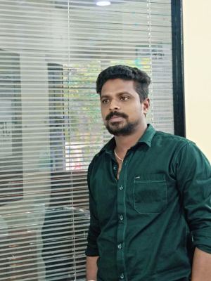 R குமரன் 