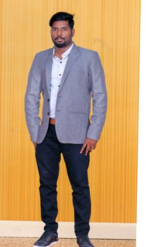 E.லோகேஷ் குமார்