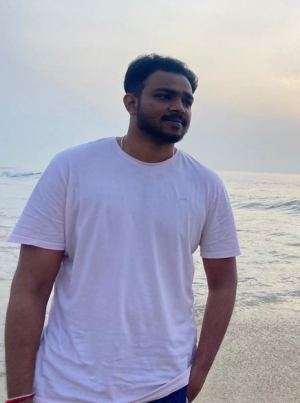 V.லோகேஷ்