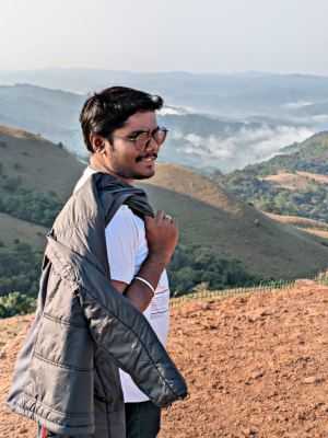 S.விக்னேஷ் 