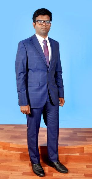 Dr.R.மணிமாறன்