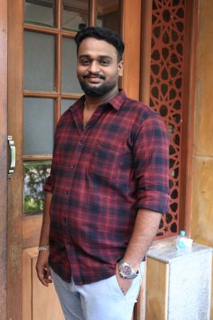 R வினித்குமார்   