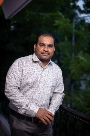 s தினேஷ் 