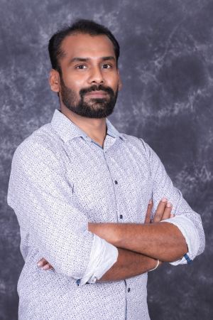 C.சுரேஷ் 