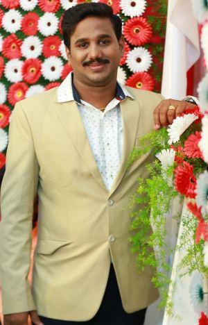 b JAYANTHIRAN B.E (Mech); MBA (Pursuing)