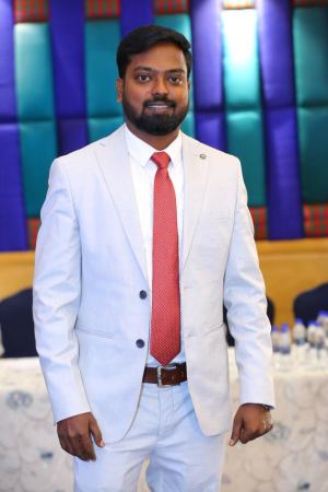 B.தினேஷ் குமார்