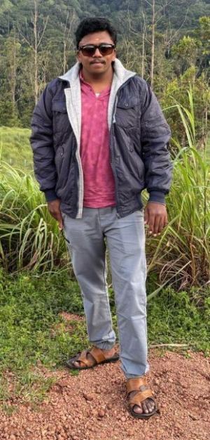 வி .பிரேம்குமார்