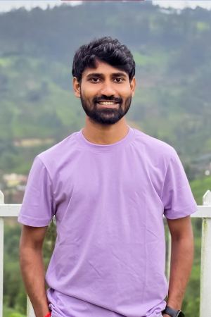 B.நேதாஜி(எ) வினோத்