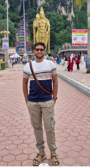 S.விக்னேஷ்