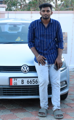 V.தினகரன்