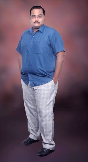 v.விஜய் ஆனந்த்