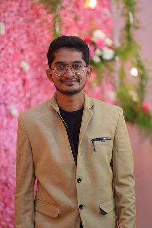 V.R.நவின் குமரன் 