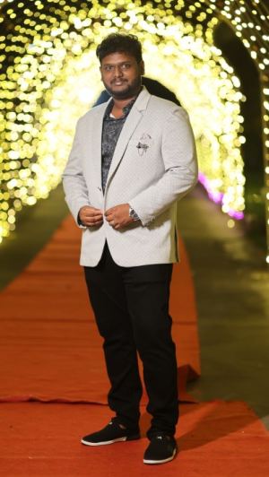 V. மகேஷ்குமார்   