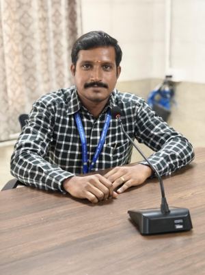 R.விக்னேஷ்